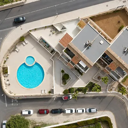 With Pool In Apartament *